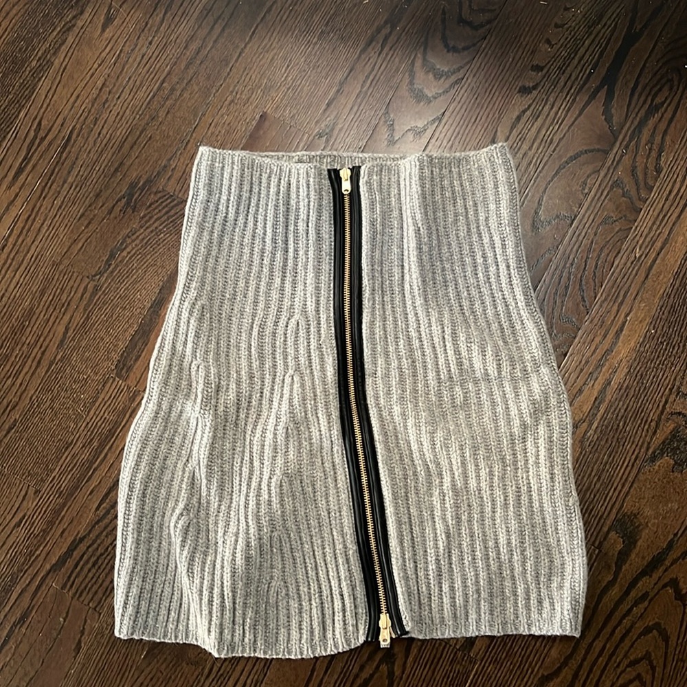 Club Monaco neck scarf. Zipper with leather trim.